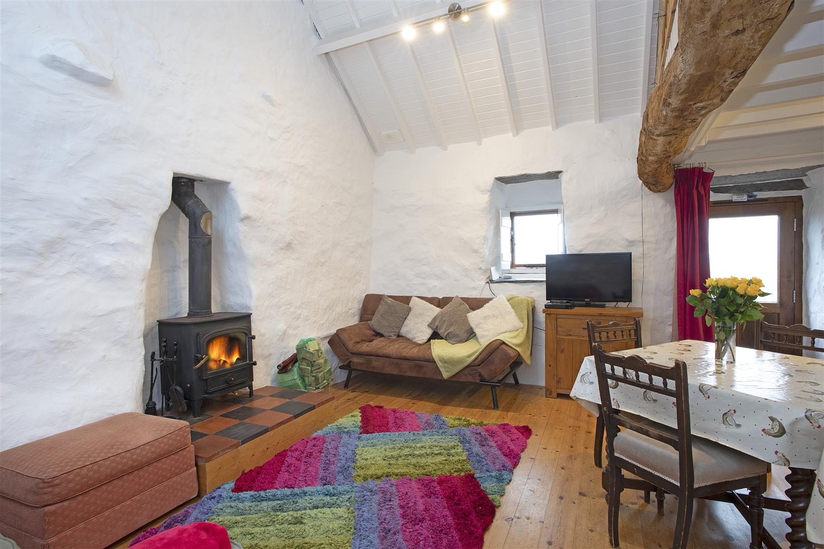 Bach - Living Dining Aeea.jpg